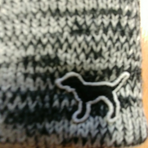 PINK VS Matching Winter Hat & Scarf Set - Picture 3 of 5